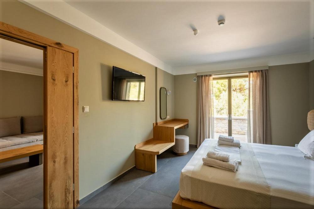 Diapori Suites Hotel การ์ดามมีลี ภายนอก รูปภาพ