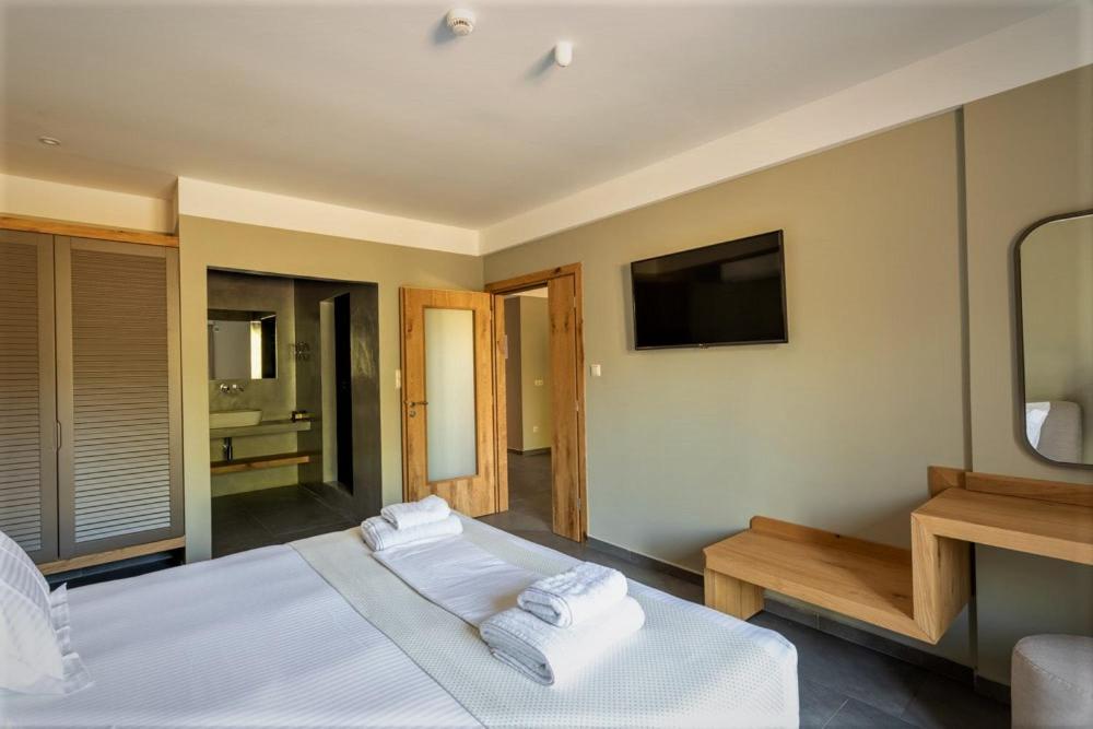 Diapori Suites Hotel การ์ดามมีลี ภายนอก รูปภาพ