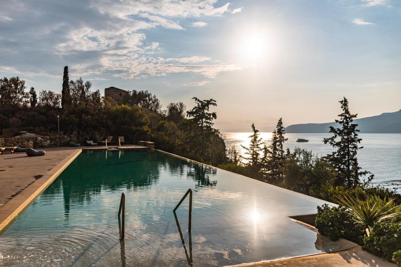 Diapori Suites Hotel การ์ดามมีลี ภายนอก รูปภาพ