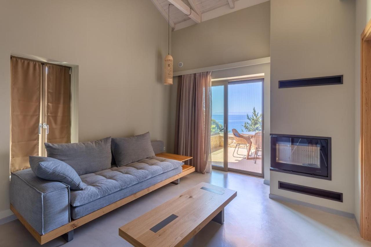 Diapori Suites Hotel การ์ดามมีลี ภายนอก รูปภาพ