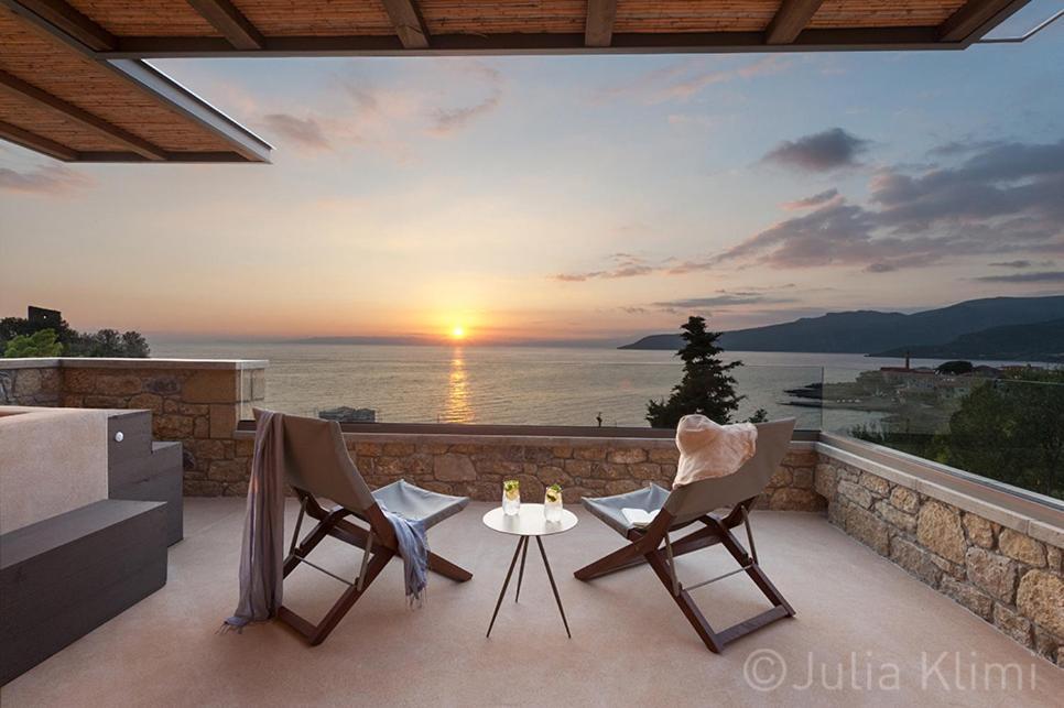Diapori Suites Hotel การ์ดามมีลี ภายนอก รูปภาพ